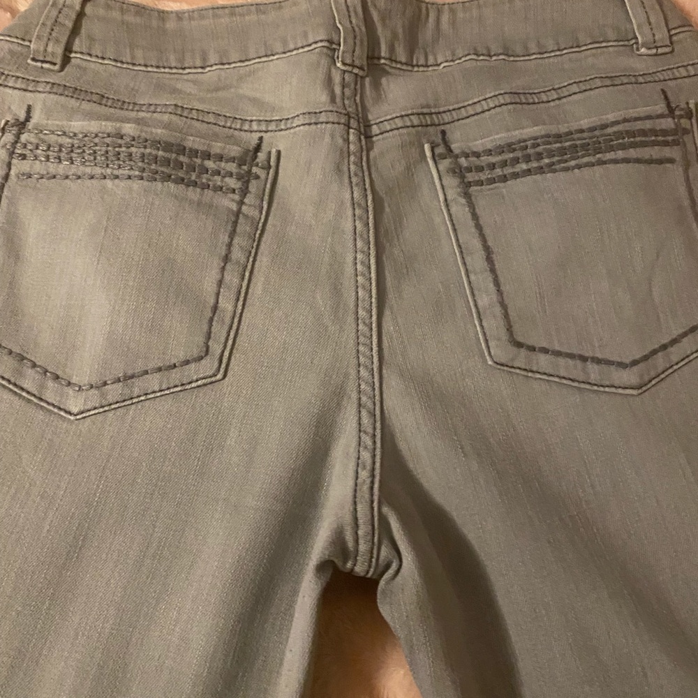 File light gray Capri - Picture 3 of 3
